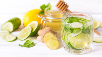 7 băuturi detoxifiante pentru purificarea organismului